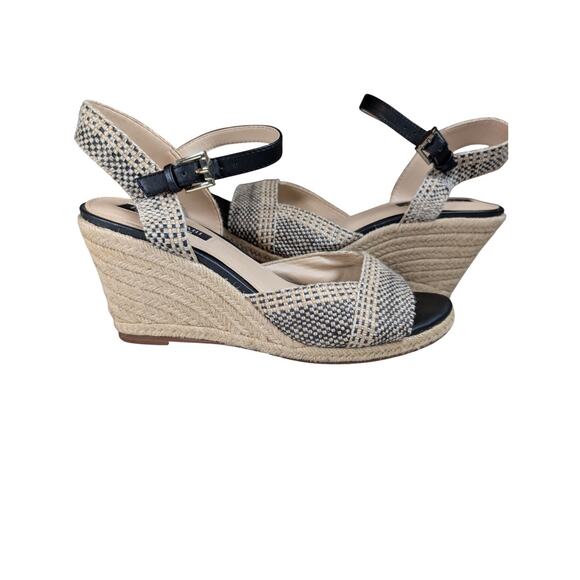 Issac Mizrahi Micah Textured Wedge Sandal Black/Natural Women's 9.5 - Picture 1 of 9